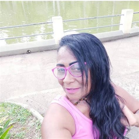 Silvinha/Morena jambo/Amor de morena. Mostrando os peitos..